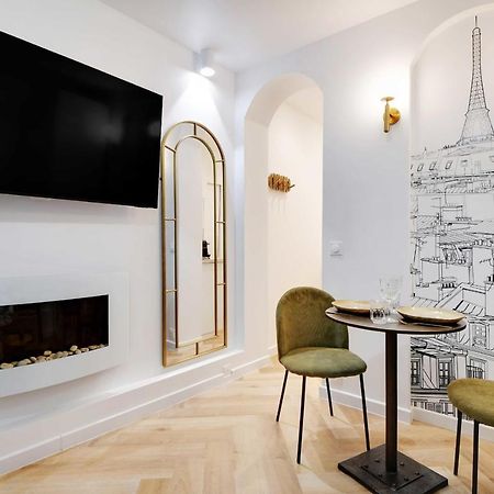 Ferienwohnung Cozy Studio In The Vibrant Heart Of Paris Exterior foto